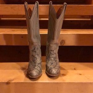 Women’s Miss Capezio snake skin cowboy boots.